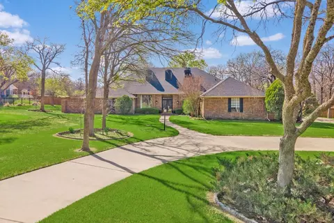 568 Wolf Run Rd, Bartonville, TX 76226