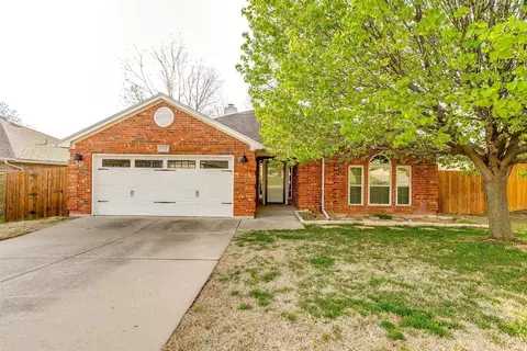 1321 Marie Ln, White Settlement, TX 76108