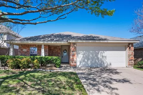 4320 Red Clover Ln, Crowley, TX 76036