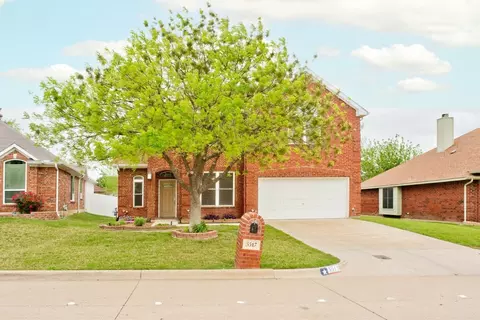 3517 Fossil Park Dr, Fort Worth, TX 76137