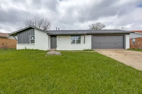 317 Mccurdy St, Crowley, TX 76036