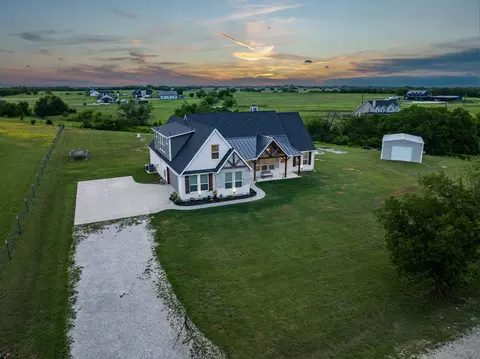 7583 Borth Rd, Sanger, TX 76266