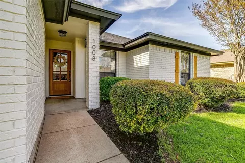 1008 Steven St, Burleson, TX 76028