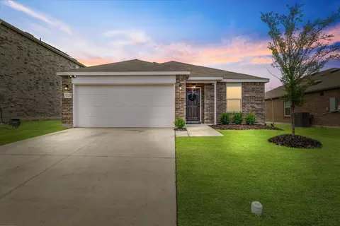 1220 Vernon Dr, Aubrey, TX 76227