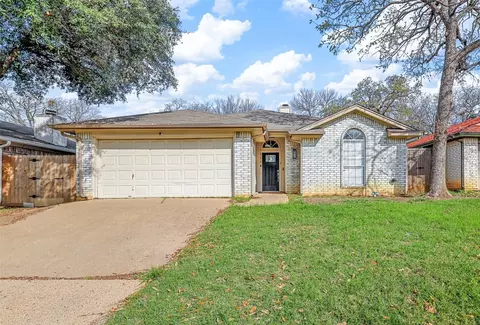 1114 Stone Creek Dr, Mansfield, TX 76063