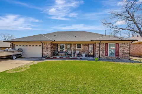 5214 Rustle Leaf Dr, Arlington, TX 76017