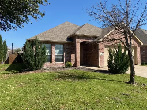1221 Amazon Dr, Justin, TX 76247