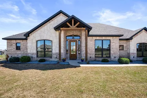 251 Westward Ct, Waxahachie, TX 75167
