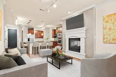 8616 Turtle Creek Blvd #325, Dallas, TX 75225