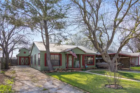 2211 Dartmore St, Brownwood, TX 76801
