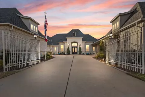 4102 Surfside Ct, Arlington, TX 76016