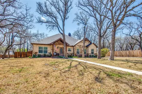 1010 Shady Oaks Dr, Bridgeport, TX 76426