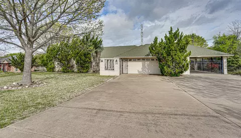305 Meandering Way, Palmer, TX 75152