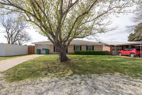311 N Pecan, Henrietta, TX 76365