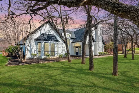 520 Canyon Oaks Dr, Argyle, TX 76226