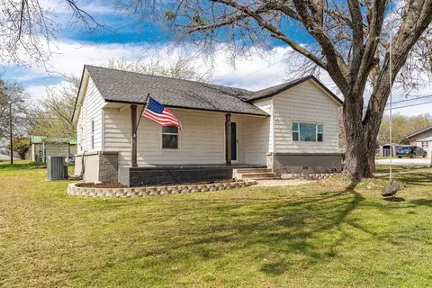 1611 N Mcdonald Ave, Decatur, TX 76234