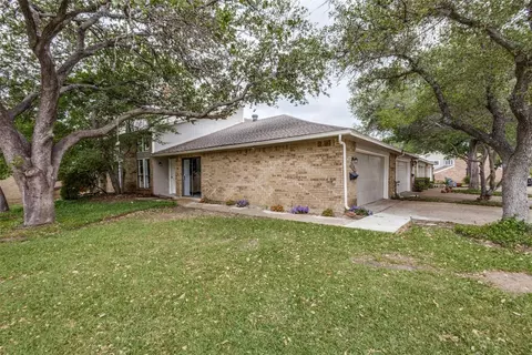 2111 Mistymeadow Ct, Carrollton, TX 75006