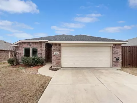 4021 Tarpon Springs Dr, Fort Worth, TX 76123