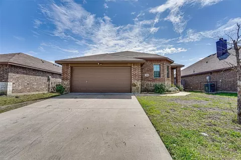 306 Billy Wickliffe Dr, Wilmer, TX 75172
