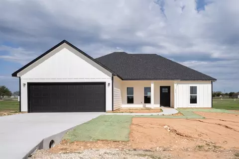 135 Rabbit Shadow Trl, Whitney, TX 76692