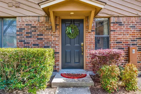5636 Cedar Creek Dr, Benbrook, TX 76109