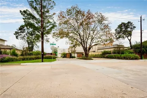 624 Kessler Reserve Ct, Dallas, TX 75208