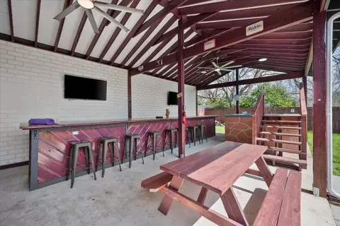 403 N East St, Arlington, TX 76011