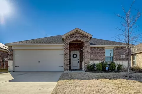 824 Fueller Dr, Aubrey, TX 76227