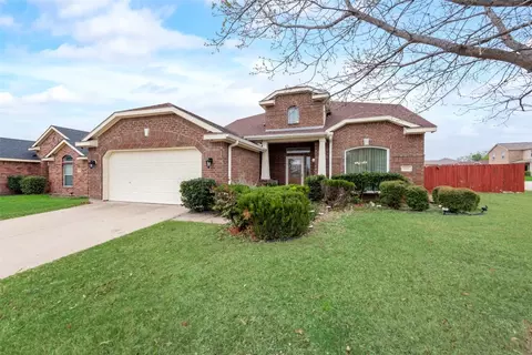 923 Barrymore Ln, Duncanville, TX 75137