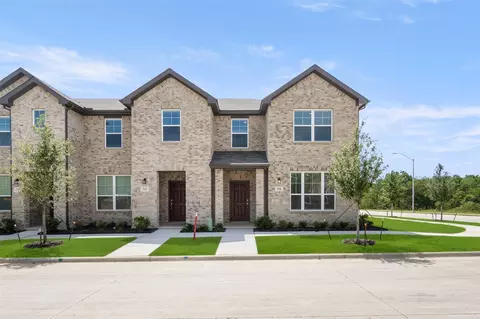 210 Territory Trl, Fort Worth, TX 76120