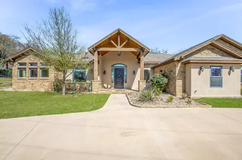 1175 Walking Horse Dr, Stephenville, TX 76401