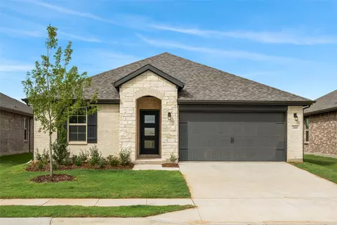 2604 Freeman St, Van Alstyne, TX 75495