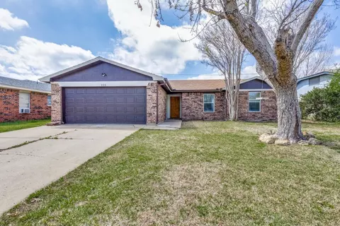 626 Plainview Dr, Mansfield, TX 76063