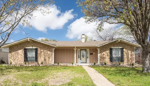 3307 Town Park Dr, Mesquite, TX 75150