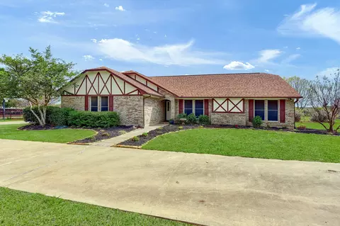 1701 N Saint Charles Ave, Pilot Point, TX 76258