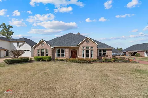 208 Hilton Head Dr, Benton, LA 71006