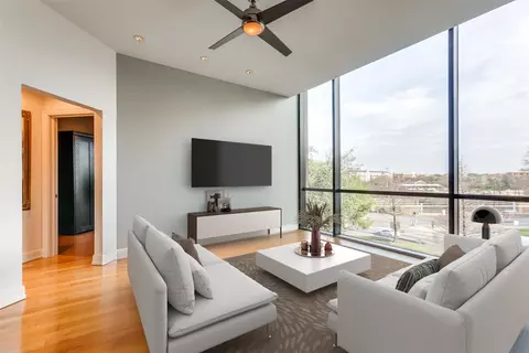 5320 E Mockingbird Ln #L301, Dallas, TX 75206
