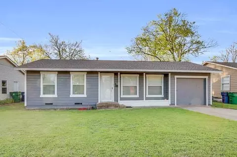 220 Cumberland Rd, Waxahachie, TX 75165