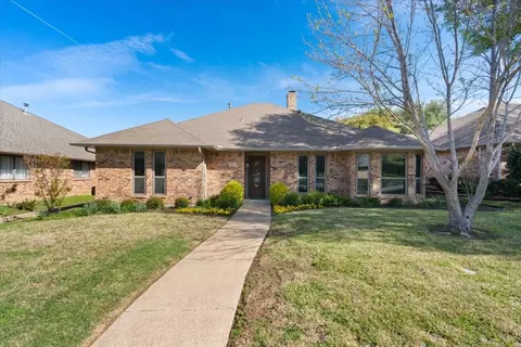 1613 Ginger Dr, Carrollton, TX 75007