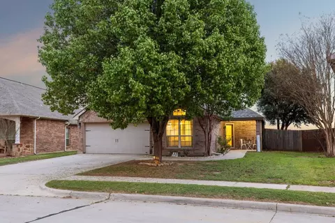 821 Jodie Dr, Weatherford, TX 76087