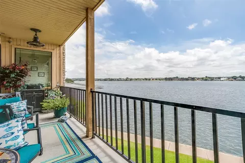 401 E Pearl St #2202, Granbury, TX 76048
