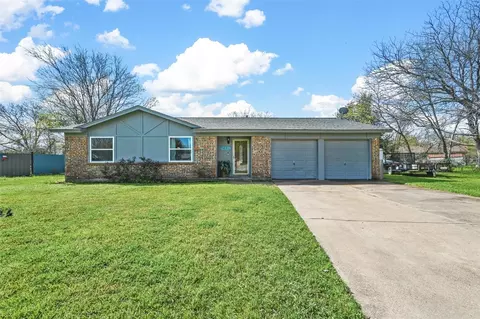 204 Shire Ct, Everman, TX 76140