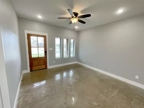 125 W Sears St, Denison, TX 75021 photo 4