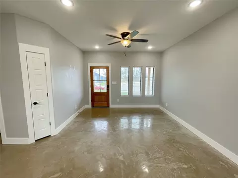 125 W Sears St, Denison, TX 75021 photo 3