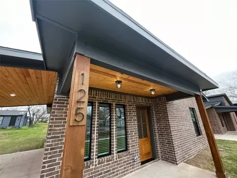125 W Sears St, Denison, TX 75021 photo 2