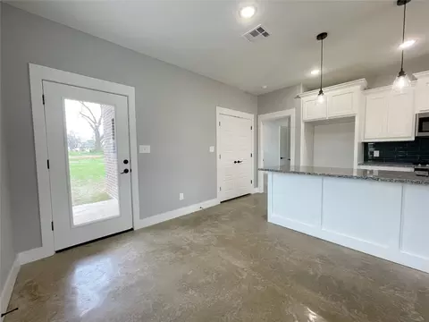 125 W Sears St, Denison, TX 75021 photo 8