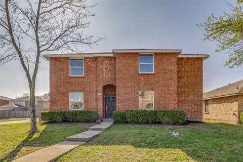 1504 Honey Bee Ln, Lancaster, TX 75134