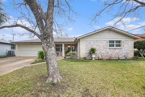 2105 Gettysburg Pl, Bedford, TX 76022