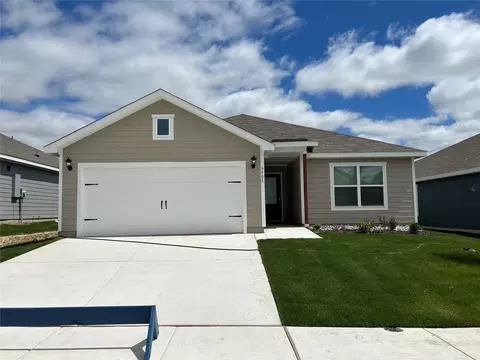 9908 Voyager Ln, Fort Worth, TX 76131