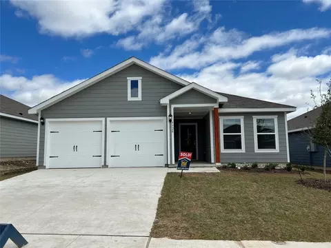9928 Voyager Ln, Fort Worth, TX 76131